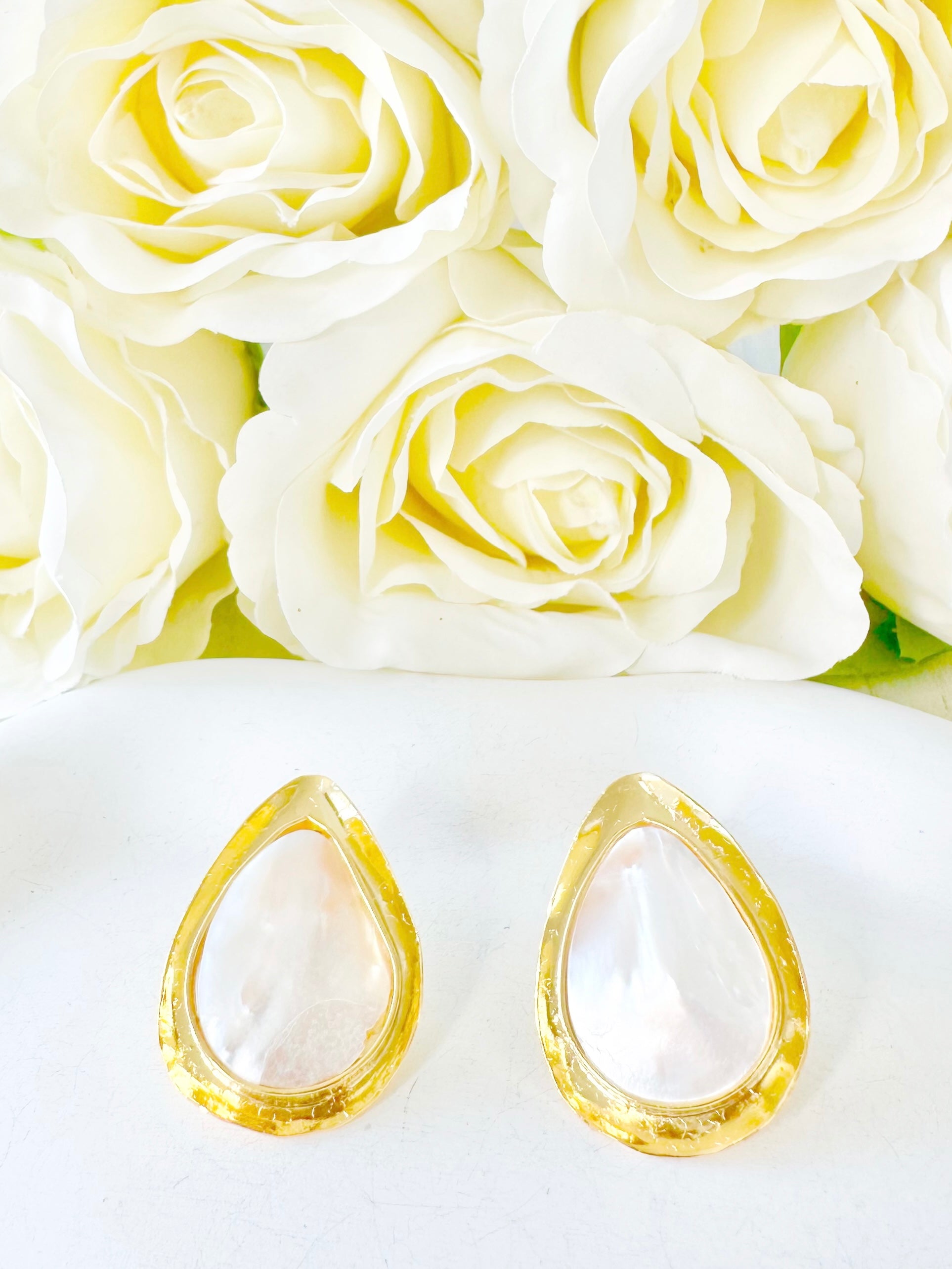 Aretes Luxury Nacar image 0