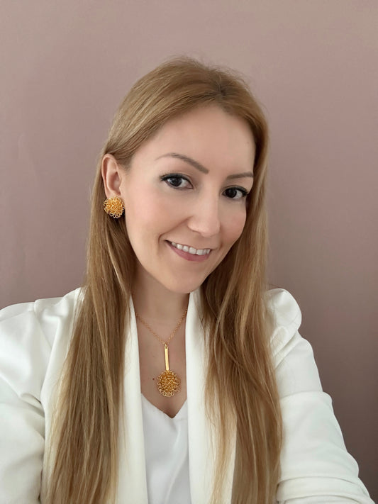 Set completo de joyería en alambrismo: topos, cadena y dije con baño de oro 24k