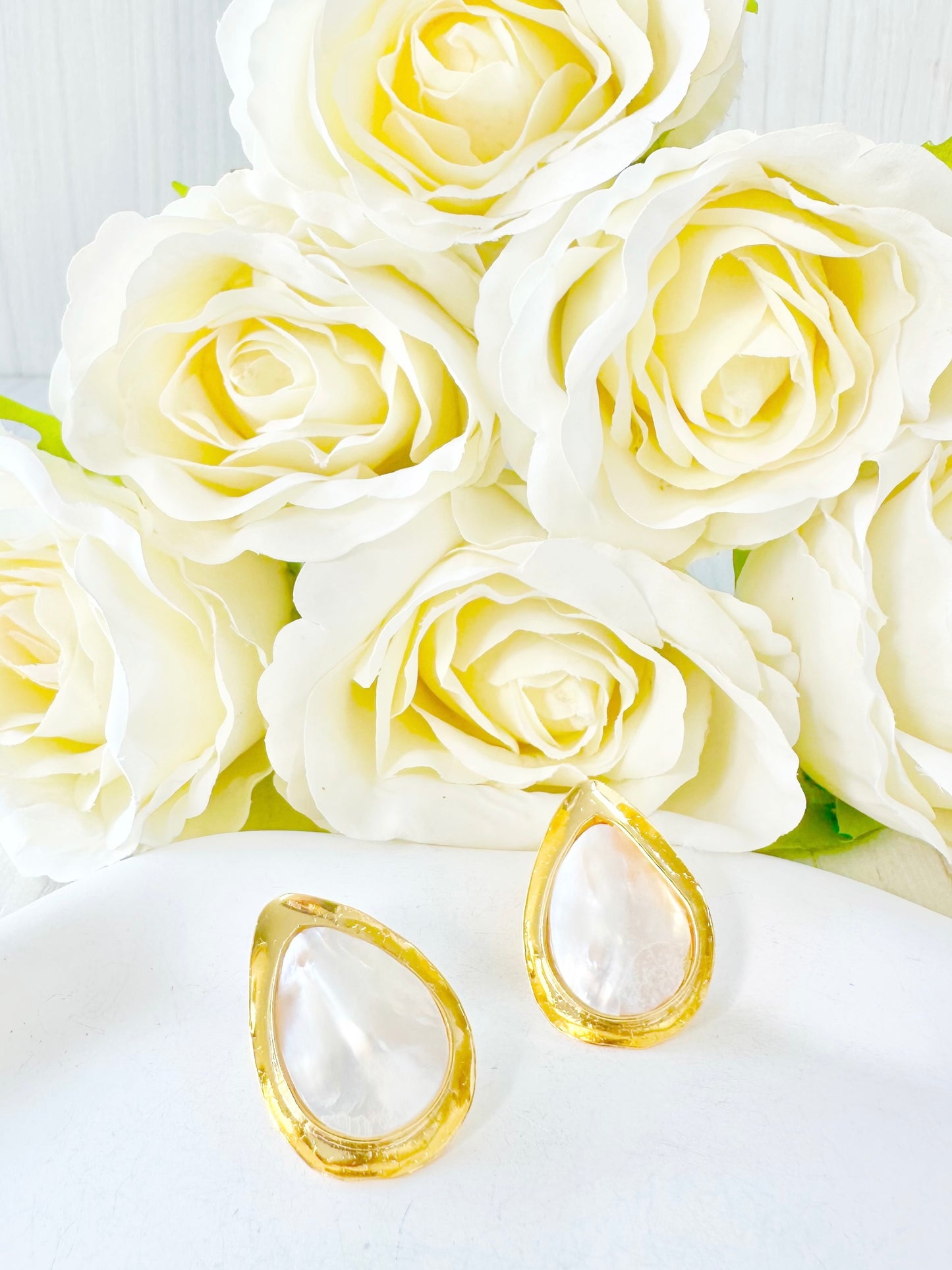 Aretes Luxury Nacar image 2